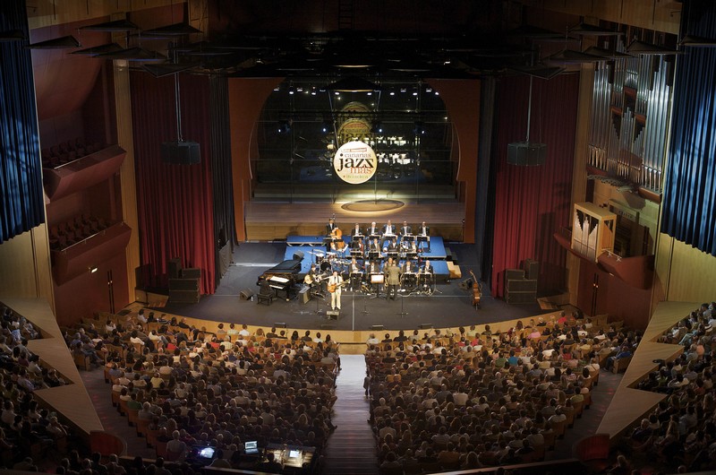 Pizzarelli y la Clayton-Hamilton Orchestra pusieron el broche de oro a la XX edición del Festival Internacional Canarias Jazz&Más